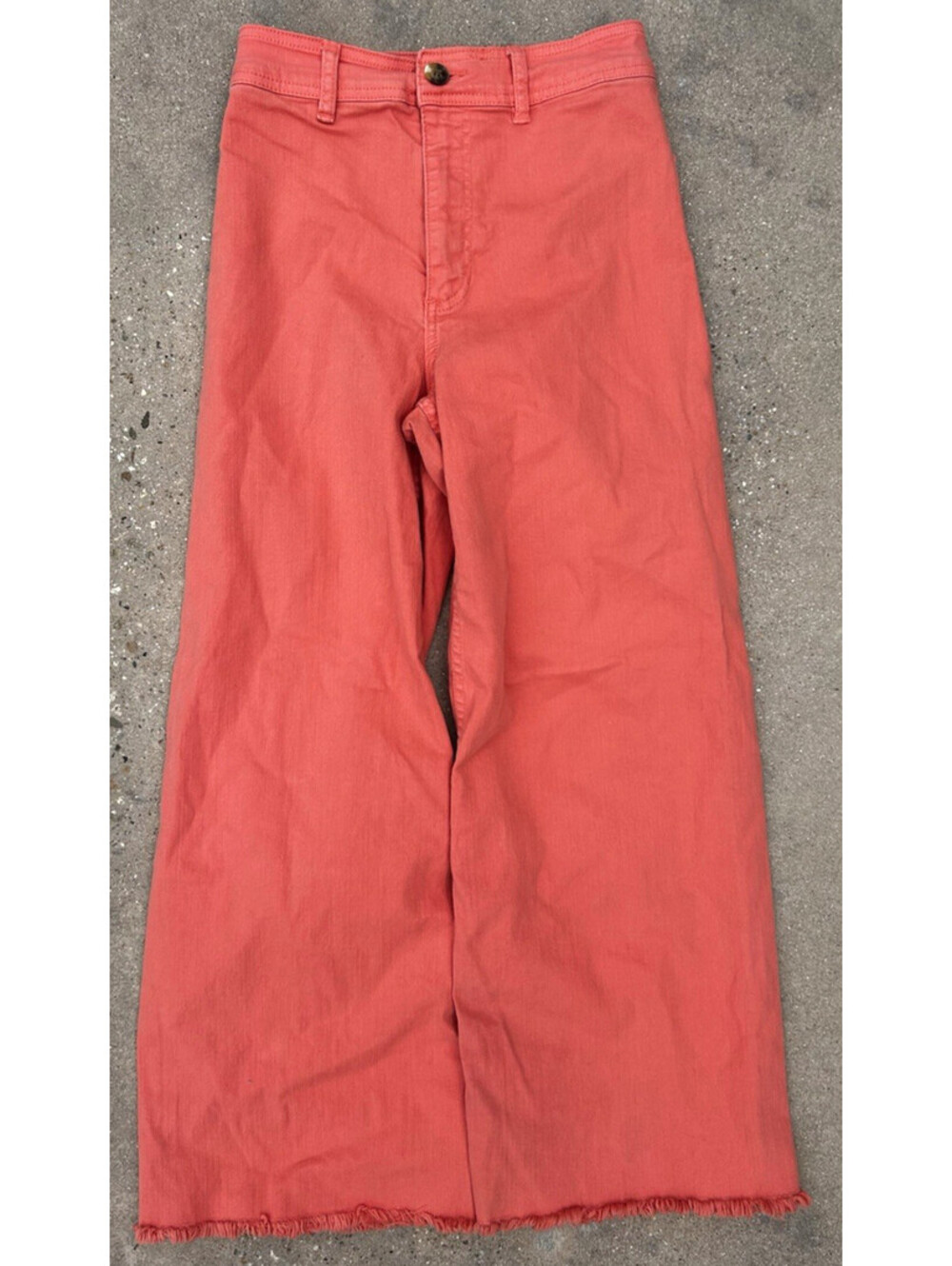 Billabong Women’s Size 25 color Coral Denim Wide Leg Raw Hem Measures 23W x 25L